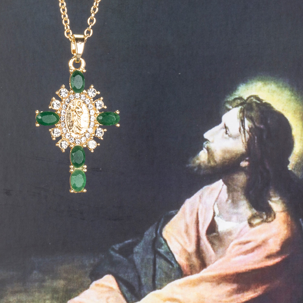 Kullattu TeräsKaulakoru Smaragdilla ja Valkoisella Emporia® Kristallilla ( Kaulakoru+Riipus )