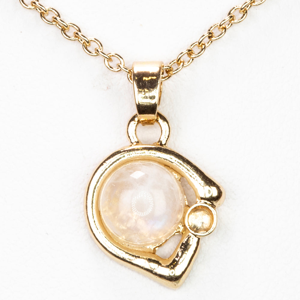 Kullattu TeräsKaulakoru Sateenkaarikuukivellä ja Valkoisella Emporia® Kristallilla ( Kaulakoru+Riipus )