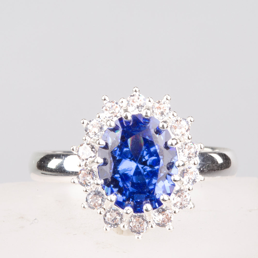 Kullattu TeräsSetti Sinisellä Emporia® Kristallilla ja Valkoisella Emporia® Kristallilla ( Kaulakoru+Sormus )