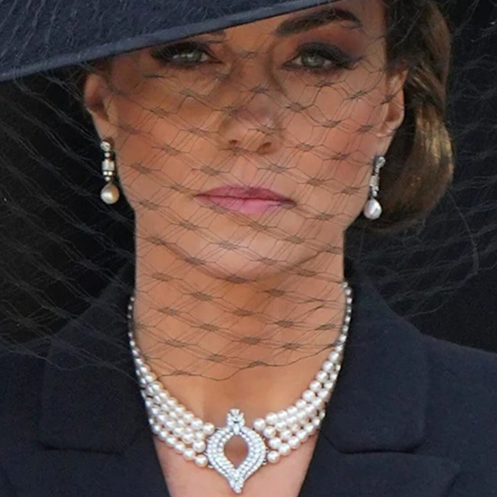 Kullattu TeräsSetti Lasihelmi ja Valkoisella Emporia® Kristallilla ( Kaulakoru+Korvakorut )