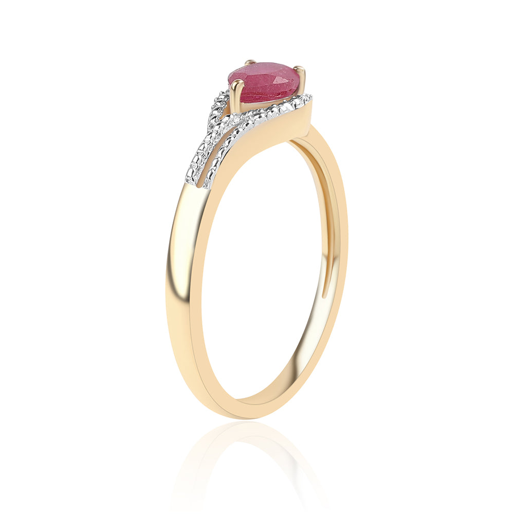 Kullattu hopeaSormus Mosambikin Rubiinilla ja Valkoisella Topaasilla