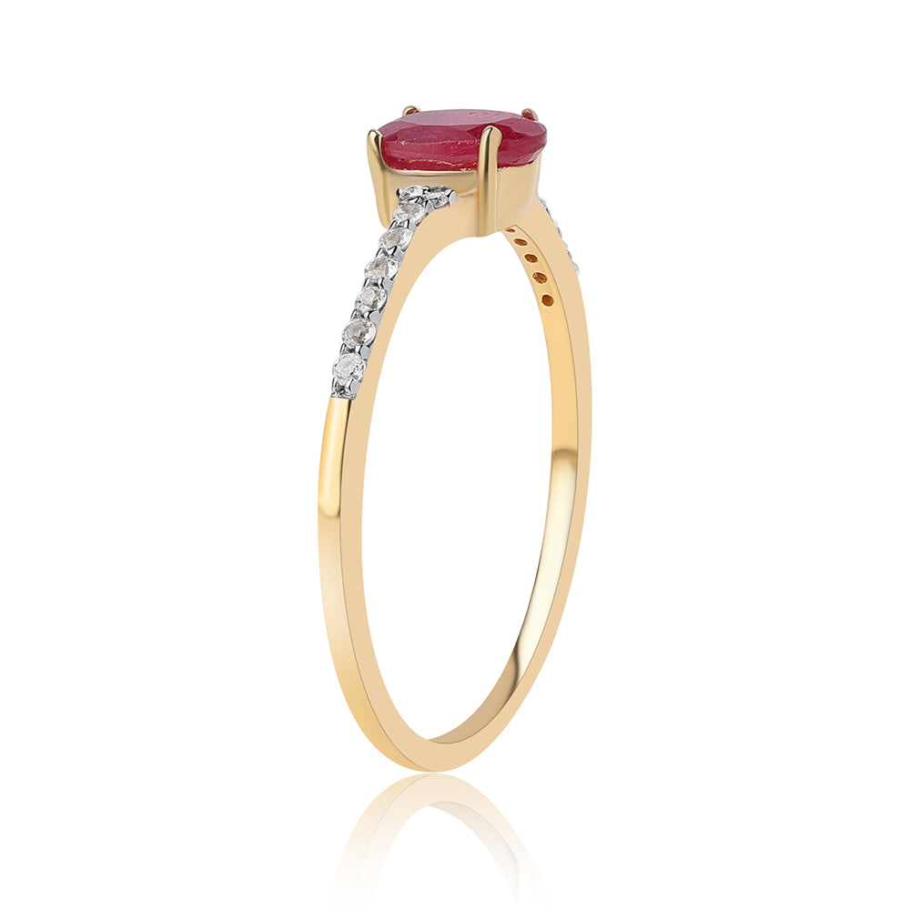 Kullattu hopeaSormus Mosambikin Rubiinilla ja Valkoisella Topaasilla