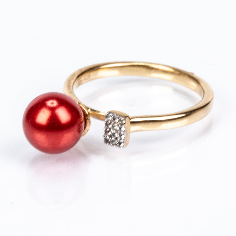 Kullattu hopeaSormus Punainen makeanveden helmellä ja Valkoisella Topaasilla