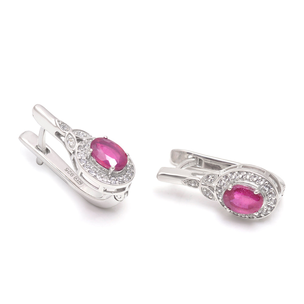 HopeaKorvakorut Malagassin Rubiinilla ja Valkoisella Topaasilla