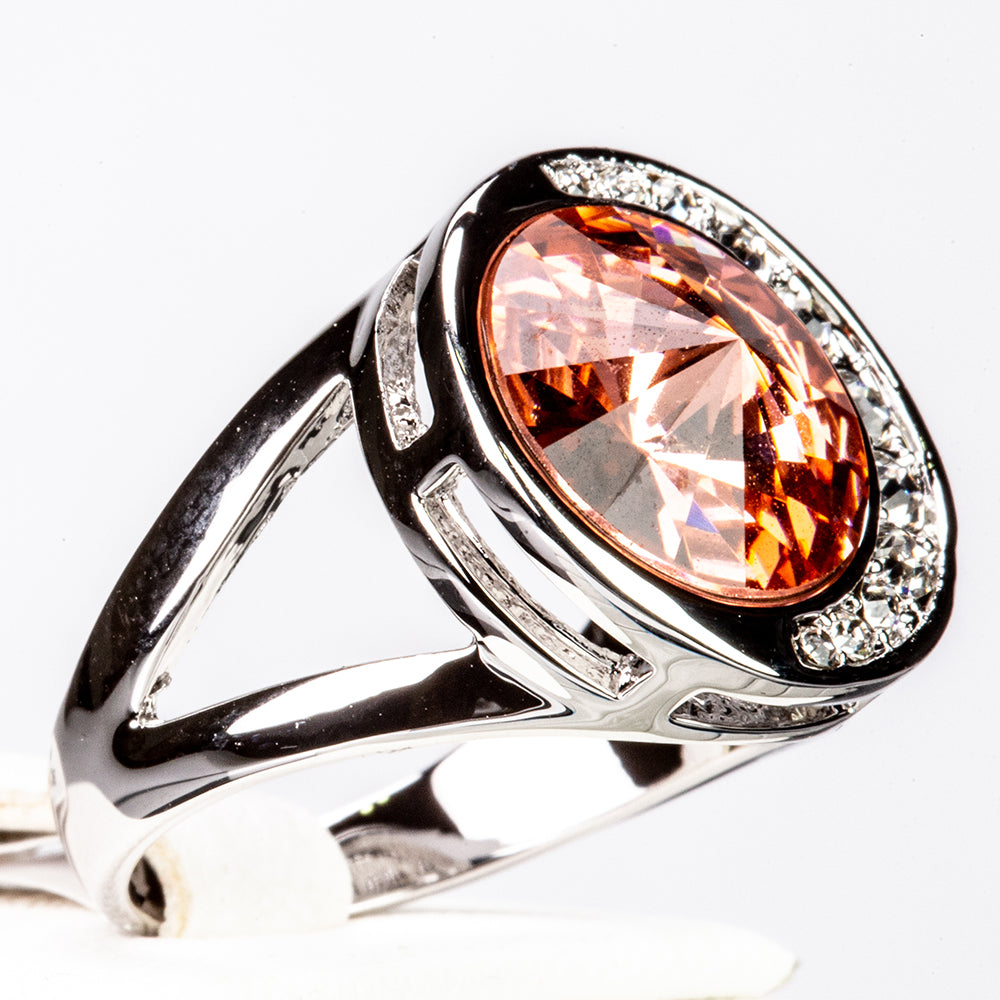 ValkokullattuSormus Punaisella Emporia® Kristallilla