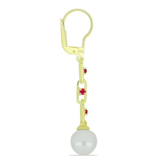 Kullatut hopeat Korvakorut Makeanveden Valkoisella Helmellä ja Malagassin Rubiinilla