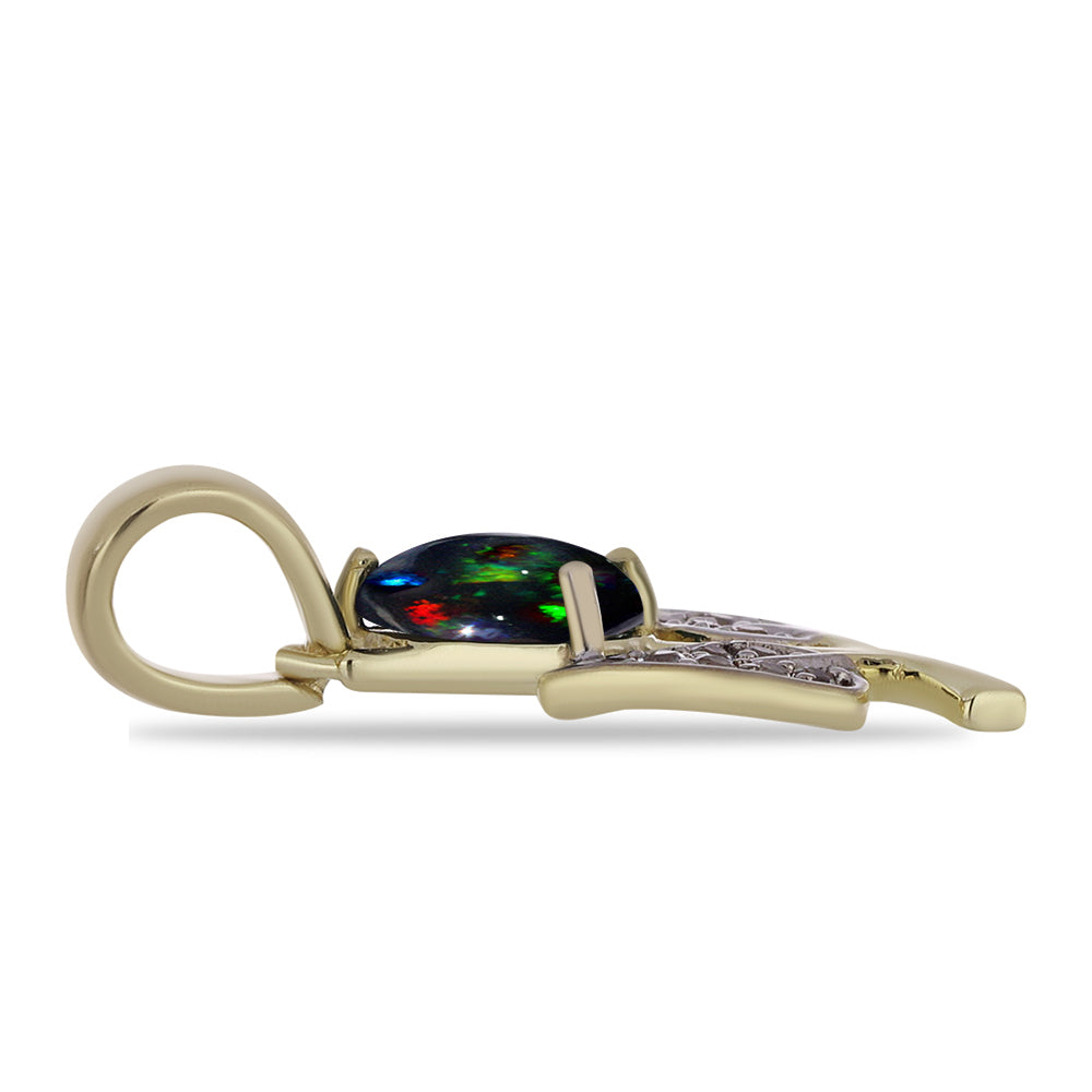 Kullattu hopeaRiipus Lega Dembin Keskiyönmustan Etiopialaisella Opaalilla ja Valkoisella Topaasilla