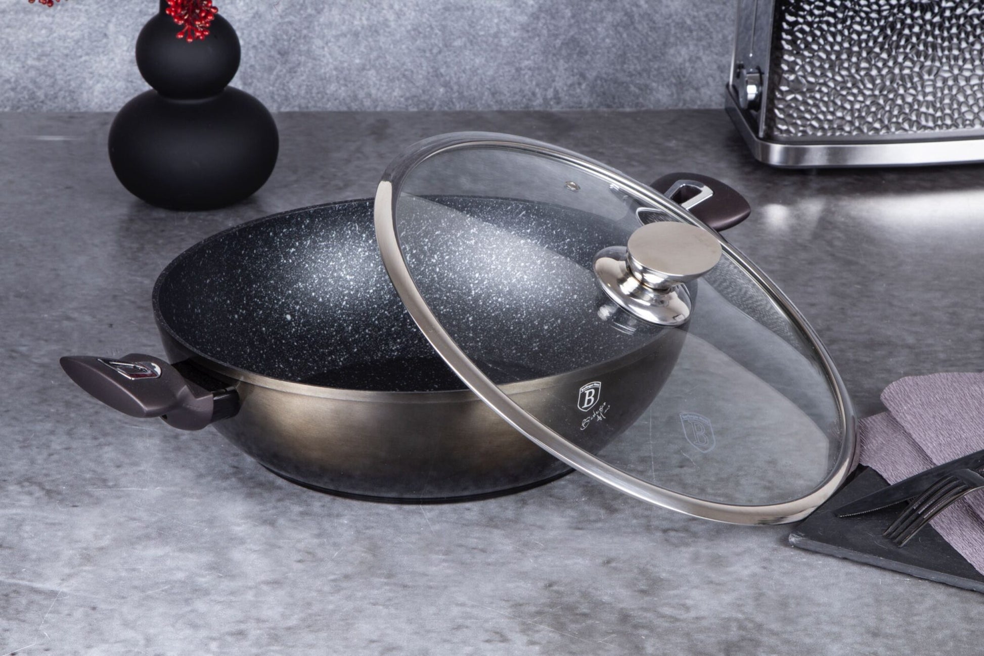 Berlinger Haus Metallic Line Shiny Black Edition Wok, jossa kansi, 30 cm 4 