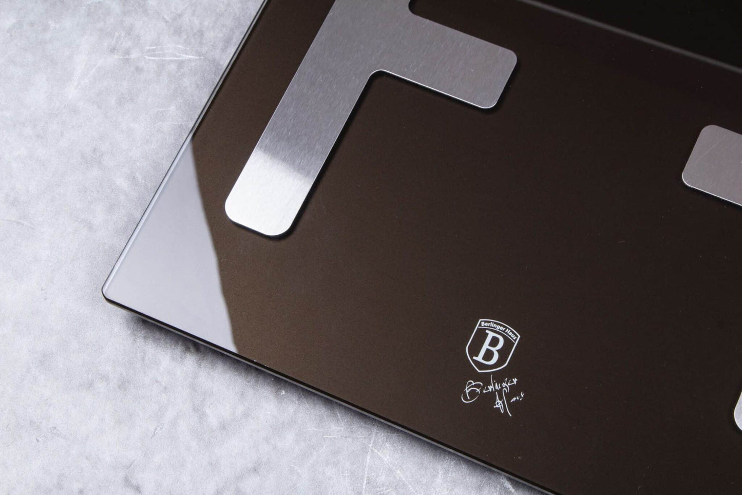 Berlinger Haus Metallic Line Shiny Black Edition -vartalovaaka, kantavuus 180 kg, musta
