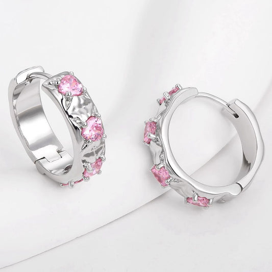 Kullattu TeräsKorvakorut Valkoisella Emporia® Kristallilla ja Vaaleanpunaisella Emporia® Kristallilla