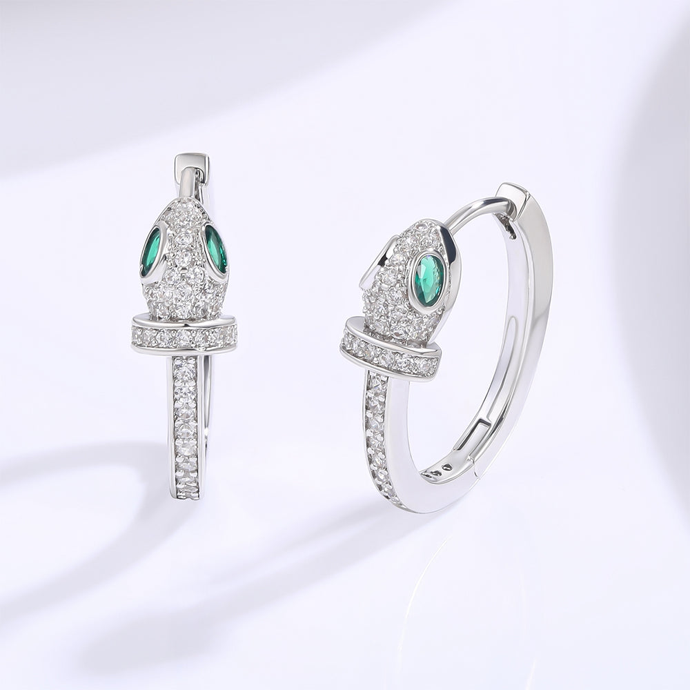 Kullattu TeräsKorvakorut Vihreällä Emporia® Kristallilla ja Valkoisella Emporia® Kristallilla