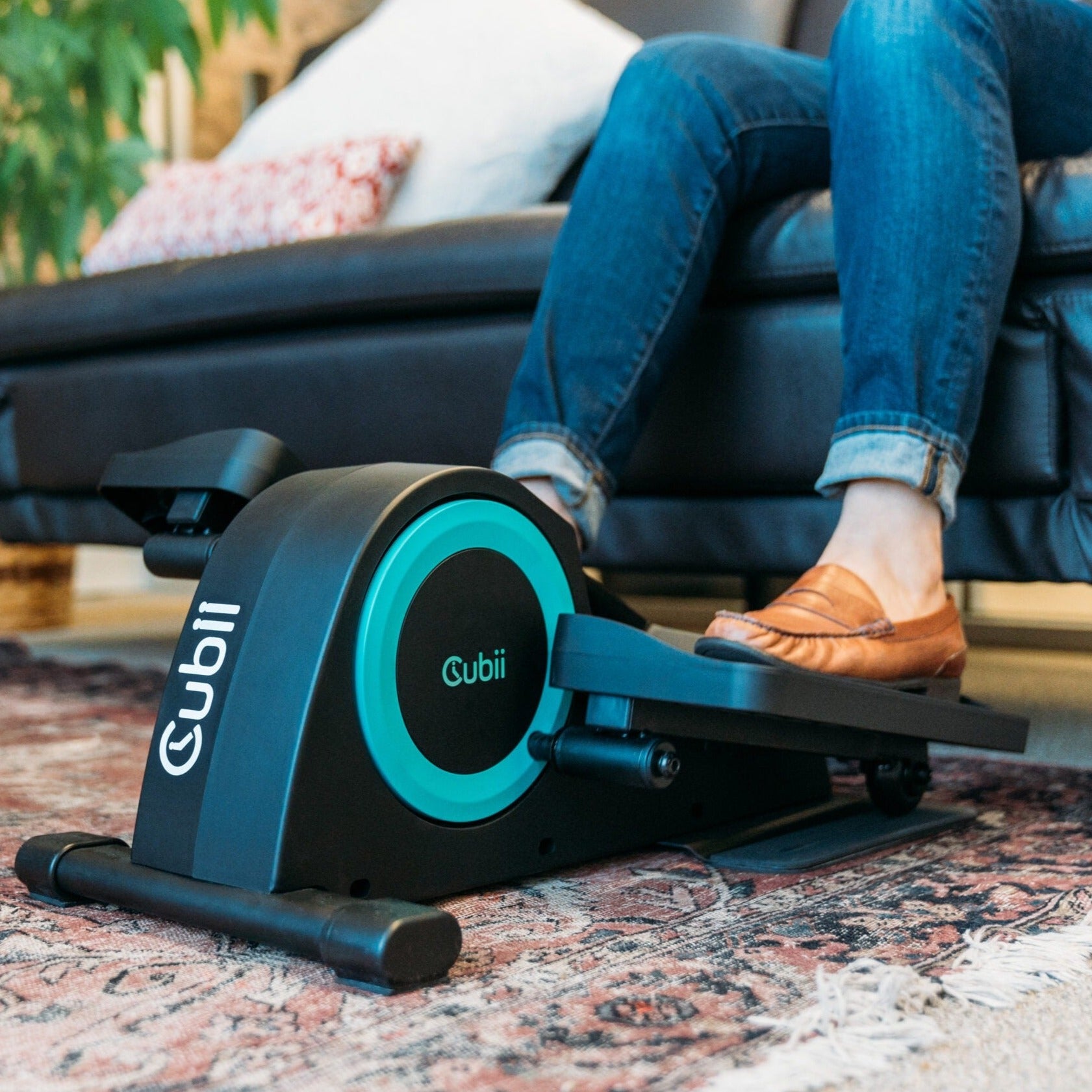 CUBII työpöydän alla oleva elliptinen valmentaja 1 