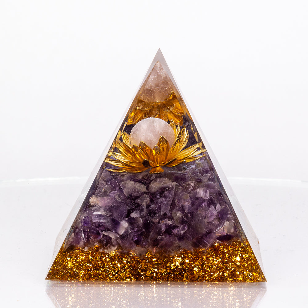 Kultaisen valon yhteyspyramidin talismani