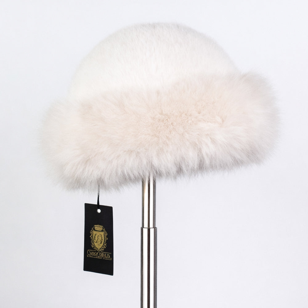 Beige tekoturkis talvihattu – yksi koko