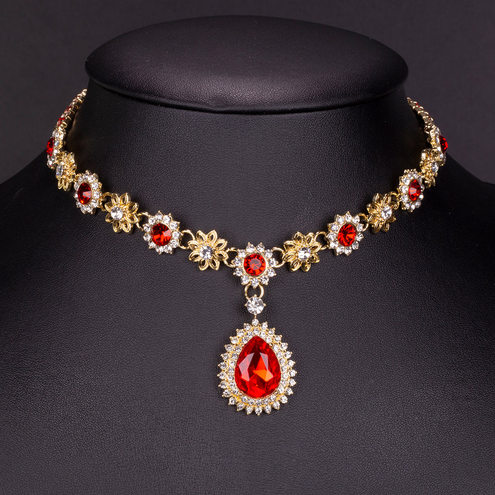 Kullattu TeräsSetti Punaisella Emporia® Kristallilla ja Valkoisella Emporia® Kristallilla ( Kaulakoru+Korvakorut ) 9 