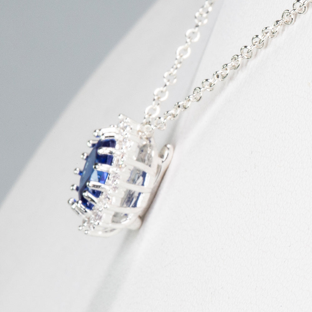 Kullattu TeräsSetti Sinisellä Emporia® Kristallilla ja Valkoisella Emporia® Kristallilla ( Kaulakoru+Sormus ) 2 