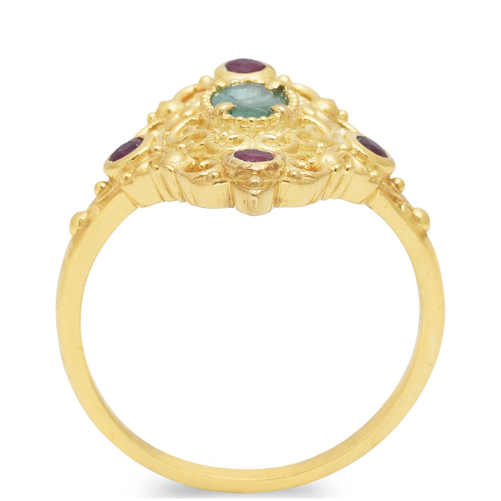 Kullattu hopeaSormus Malagassin Rubiinilla ja Brasilian Smaragdilla