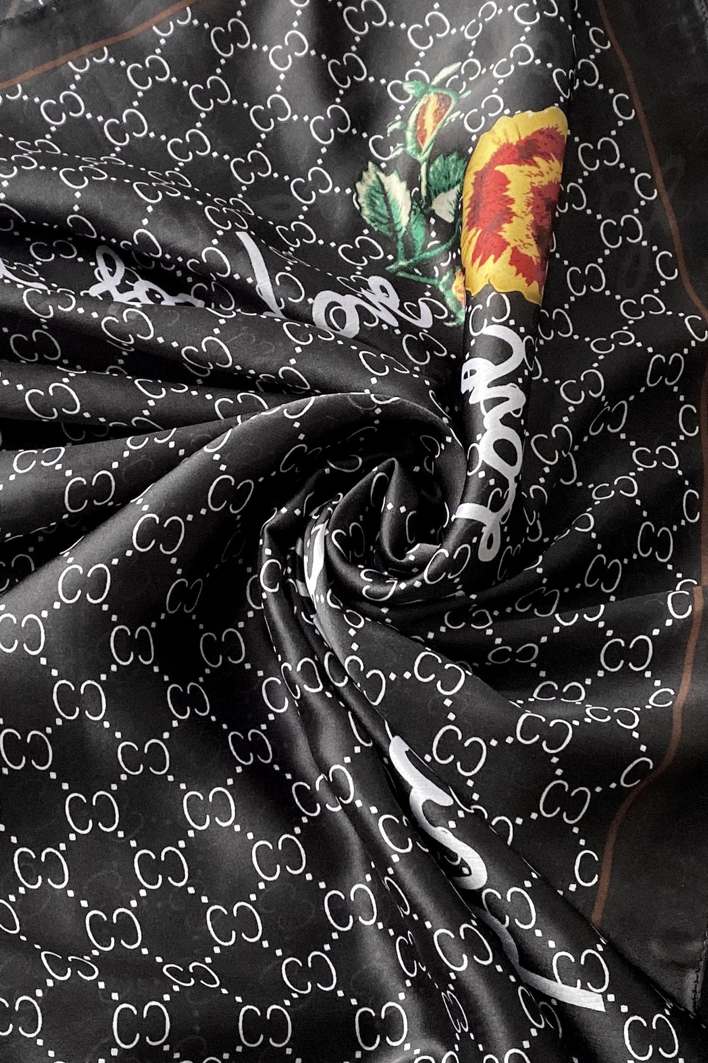 Silkkihuivi-saali, 90 cm x 180 cm, Timanttihelmiä Hienolla Tekstireunuksella, Musta