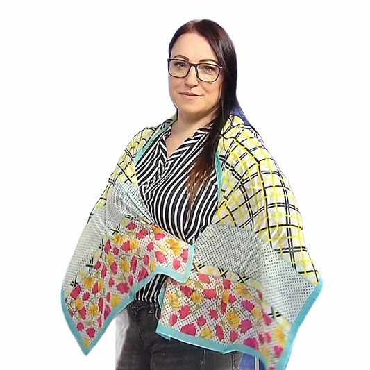 Ruudullinen ja kukallinen huivi/saali, 50 cm x 160 cm